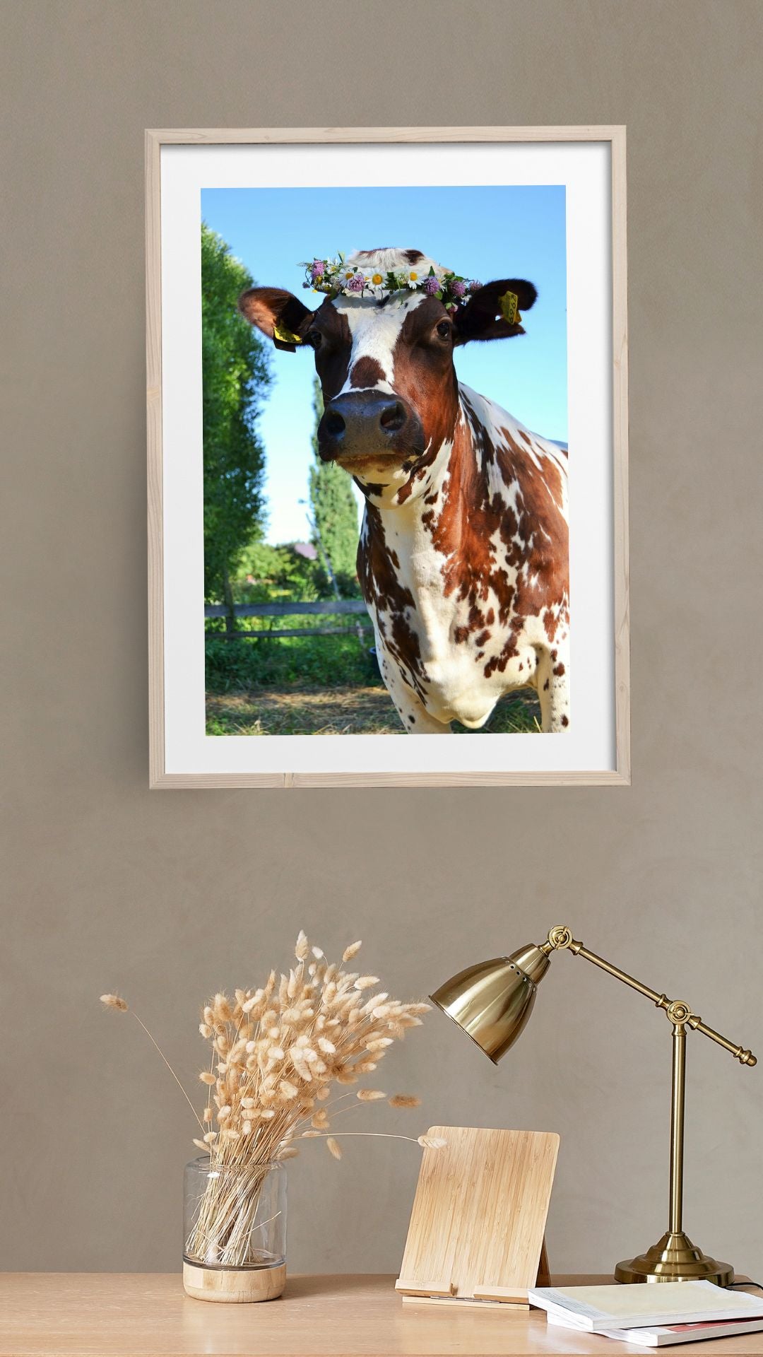 Lehmäjuliste. Pystykuva. Koko 40 x 60 cm. 3 kuva-aihetta valittavissa